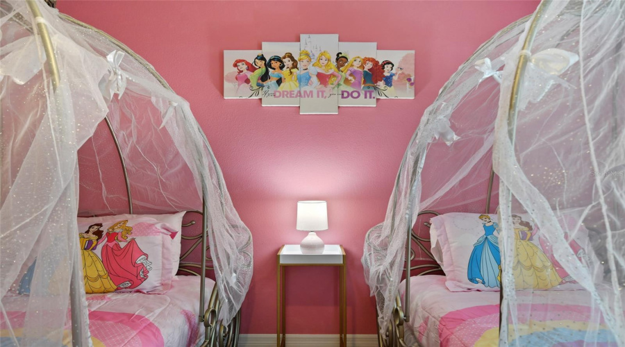 DAVENPORT, Florida 33897, 6 Bedrooms Bedrooms, ,4 BathroomsBathrooms,Residential,For Sale,KAIPO,0,MFRO6385800