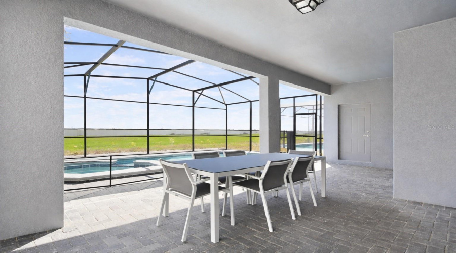 DAVENPORT, Florida 33897, 6 Bedrooms Bedrooms, ,4 BathroomsBathrooms,Residential,For Sale,KAIPO,0,MFRO6385800