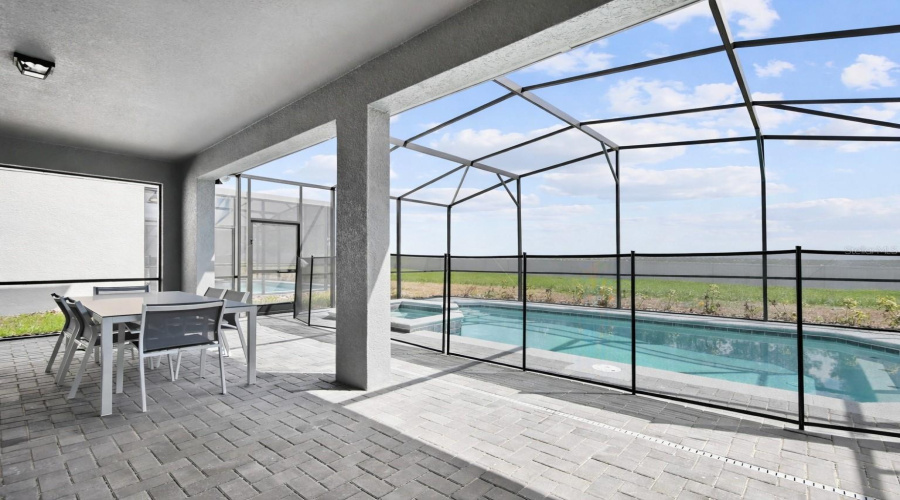 DAVENPORT, Florida 33897, 6 Bedrooms Bedrooms, ,4 BathroomsBathrooms,Residential,For Sale,KAIPO,0,MFRO6385800