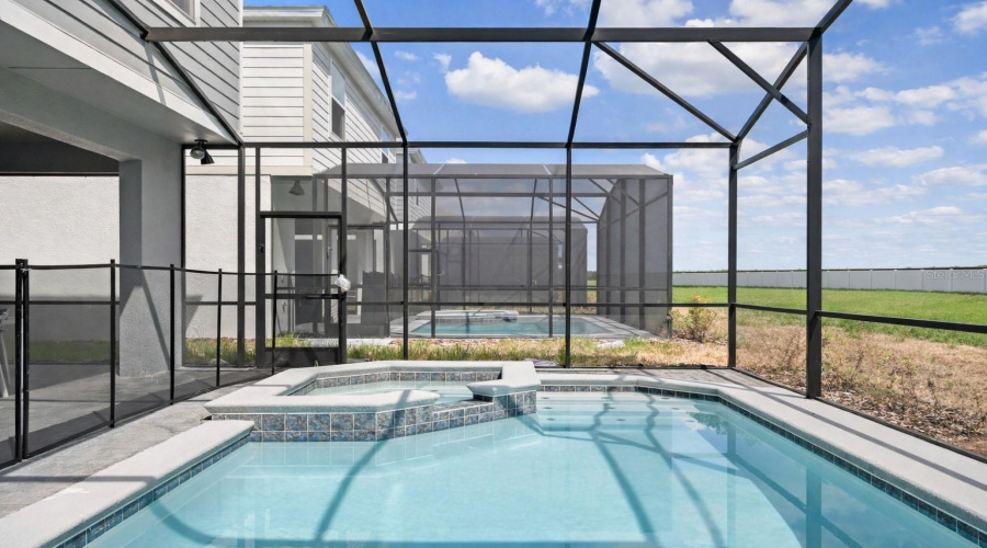 DAVENPORT, Florida 33897, 6 Bedrooms Bedrooms, ,4 BathroomsBathrooms,Residential,For Sale,KAIPO,0,MFRO6385800