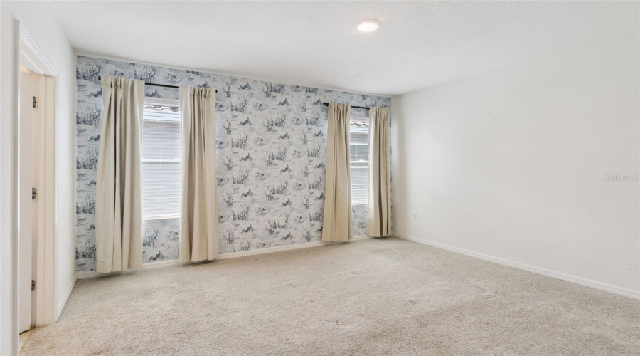 DAVENPORT, Florida 33837, 6 Bedrooms Bedrooms, ,5 BathroomsBathrooms,Residential,For Sale,OAKBOURNE,0,MFRO6345733