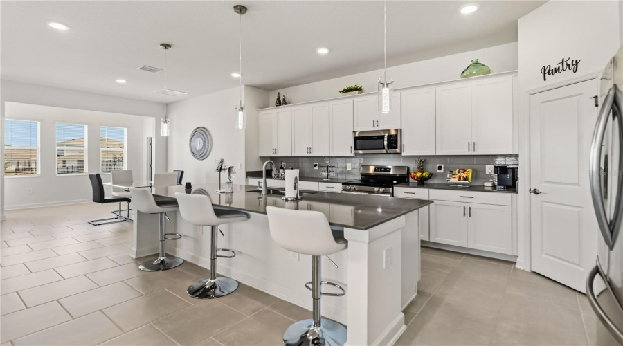 DAVENPORT, Florida 33837, 4 Bedrooms Bedrooms, ,3 BathroomsBathrooms,Residential,For Sale,EASTMINSTER,0,MFRO6383134