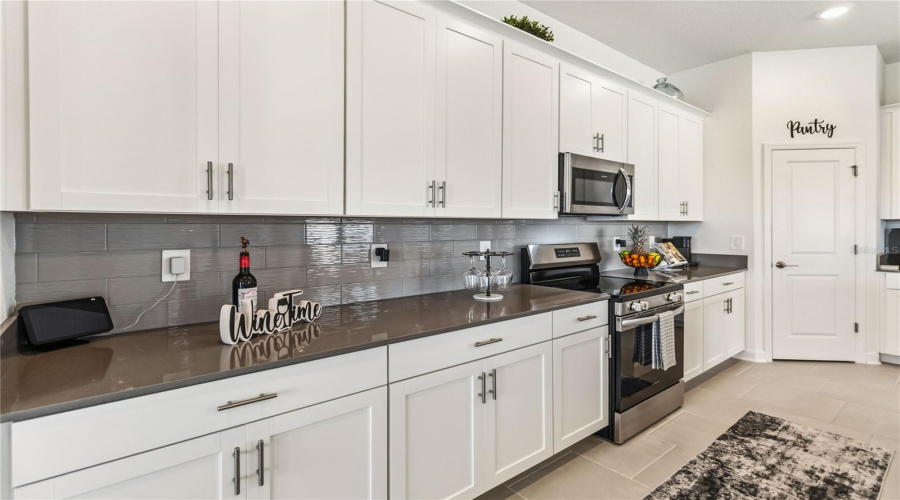 DAVENPORT, Florida 33837, 4 Bedrooms Bedrooms, ,3 BathroomsBathrooms,Residential,For Sale,EASTMINSTER,0,MFRO6383134