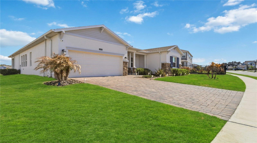 DAVENPORT, Florida 33837, 4 Bedrooms Bedrooms, ,3 BathroomsBathrooms,Residential,For Sale,EASTMINSTER,0,MFRO6383134