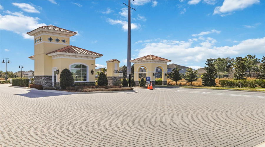 DAVENPORT, Florida 33837, 4 Bedrooms Bedrooms, ,3 BathroomsBathrooms,Residential,For Sale,EASTMINSTER,0,MFRO6383134