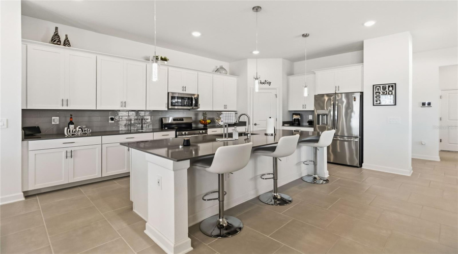 DAVENPORT, Florida 33837, 4 Bedrooms Bedrooms, ,3 BathroomsBathrooms,Residential,For Sale,EASTMINSTER,0,MFRO6383134