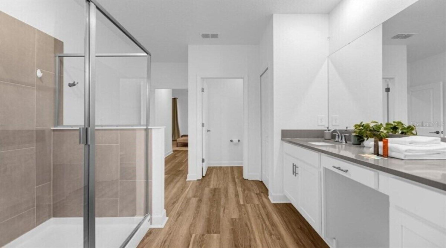 DAVENPORT, Florida 33896, 6 Bedrooms Bedrooms, ,5 BathroomsBathrooms,Residential,For Sale,PLAY THROUGH,0,MFRO6383875