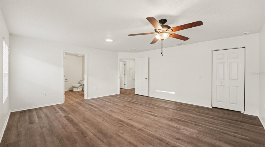 DAVENPORT, Florida 33896, 4 Bedrooms Bedrooms, ,2 BathroomsBathrooms,Residential,For Sale,WAKEVIEW,0,MFRO6385867