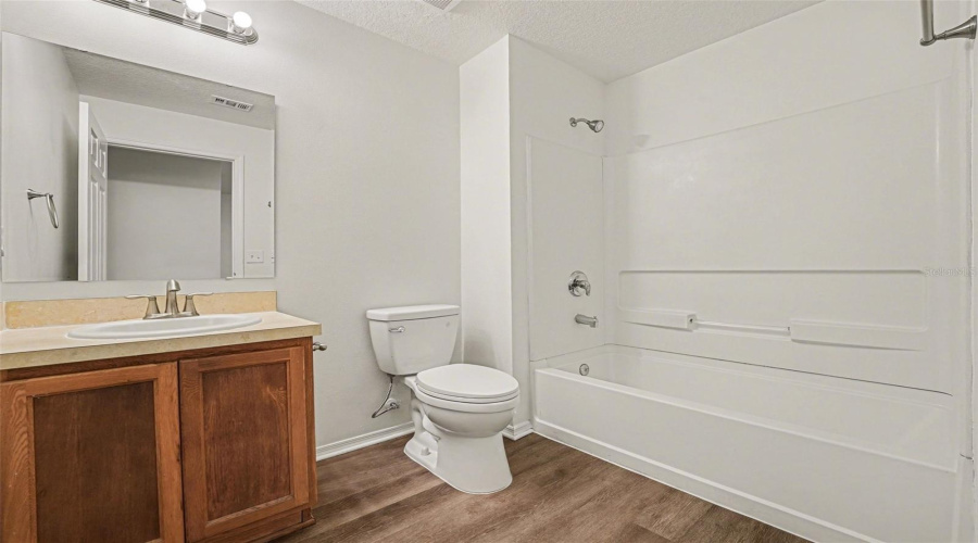 DAVENPORT, Florida 33896, 4 Bedrooms Bedrooms, ,2 BathroomsBathrooms,Residential,For Sale,WAKEVIEW,0,MFRO6385867