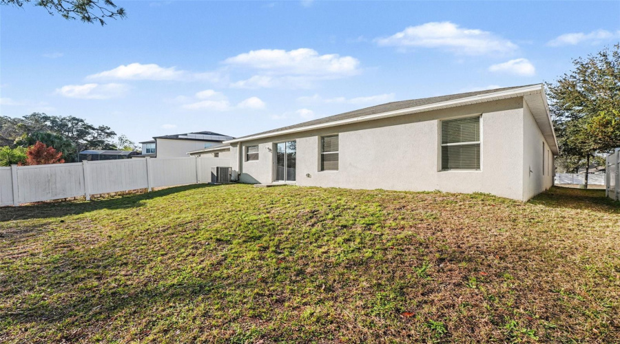 DAVENPORT, Florida 33896, 4 Bedrooms Bedrooms, ,2 BathroomsBathrooms,Residential,For Sale,WAKEVIEW,0,MFRO6385867