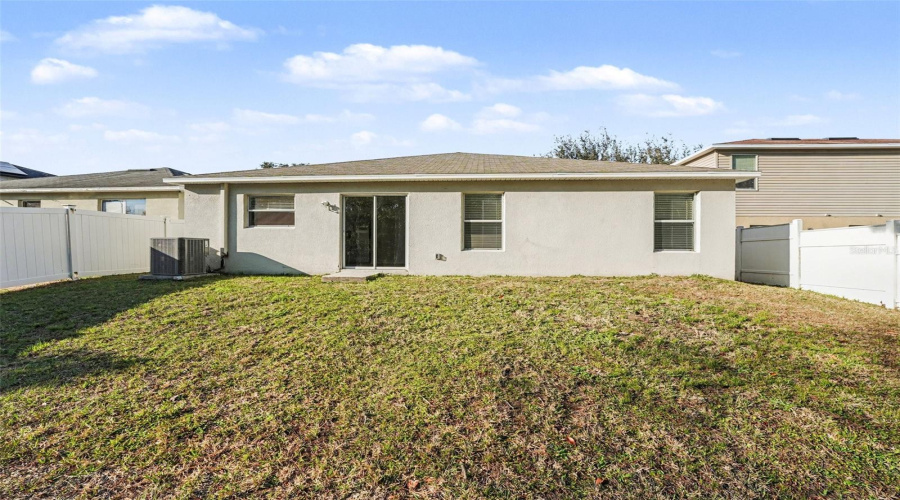 DAVENPORT, Florida 33896, 4 Bedrooms Bedrooms, ,2 BathroomsBathrooms,Residential,For Sale,WAKEVIEW,0,MFRO6385867