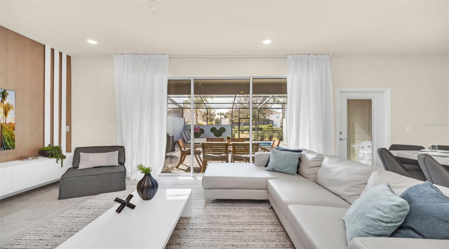 DAVENPORT, Florida 33837, 5 Bedrooms Bedrooms, ,4 BathroomsBathrooms,Residential,For Sale,OAKMOSS,0,MFRO6385813