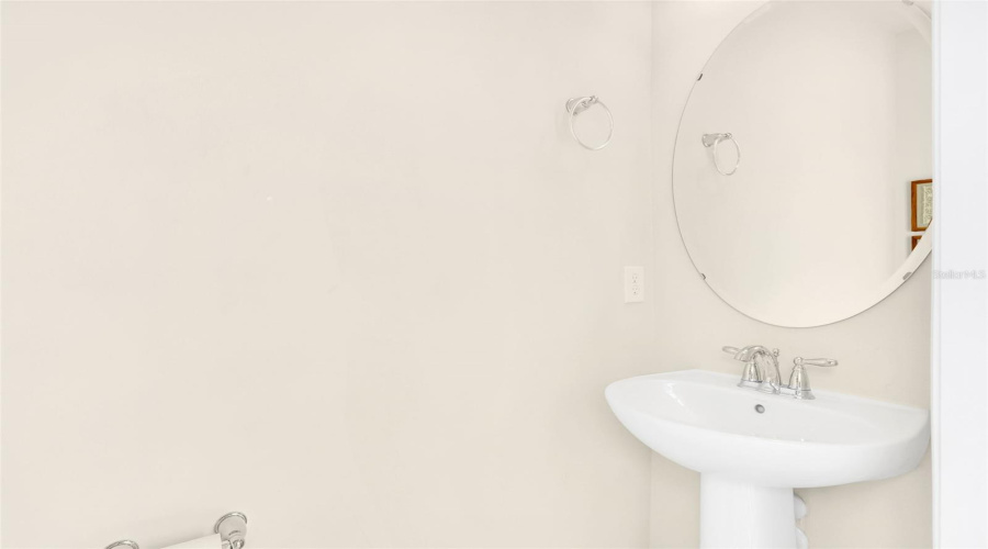 DAVENPORT, Florida 33837, 5 Bedrooms Bedrooms, ,4 BathroomsBathrooms,Residential,For Sale,OAKMOSS,0,MFRO6385813