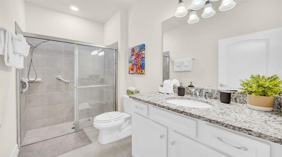 DAVENPORT, Florida 33837, 5 Bedrooms Bedrooms, ,4 BathroomsBathrooms,Residential,For Sale,OAKMOSS,0,MFRO6385813