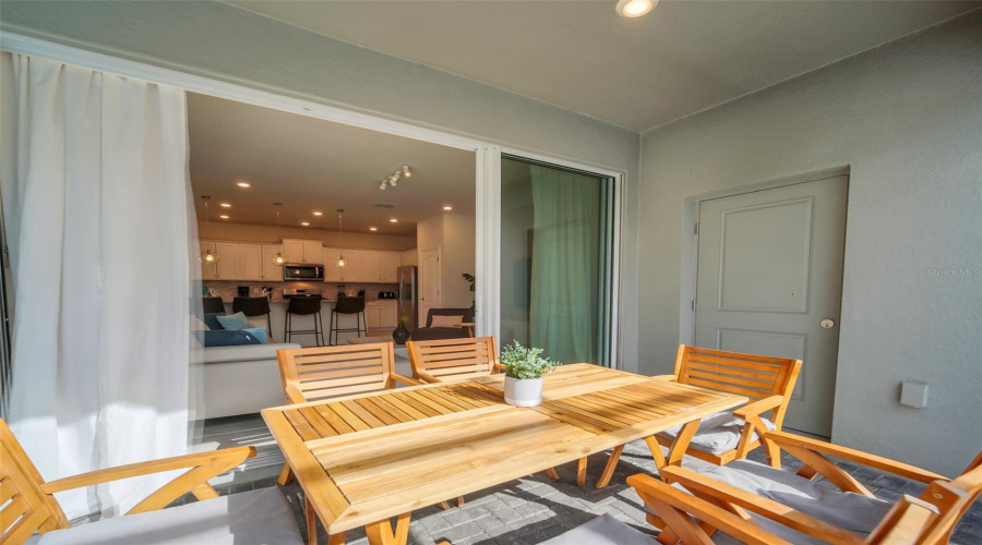 DAVENPORT, Florida 33837, 5 Bedrooms Bedrooms, ,4 BathroomsBathrooms,Residential,For Sale,OAKMOSS,0,MFRO6385813