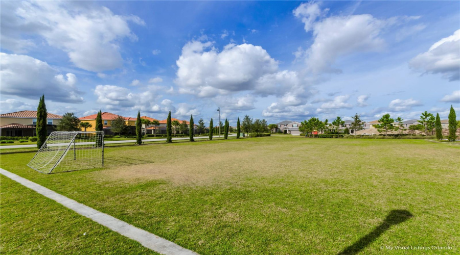 DAVENPORT, Florida 33837, 5 Bedrooms Bedrooms, ,4 BathroomsBathrooms,Residential,For Sale,OAKMOSS,0,MFRO6385813