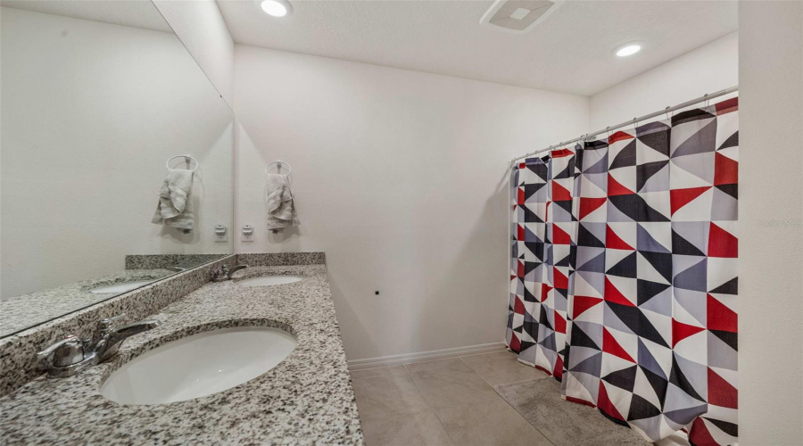 DAVENPORT, Florida 33837, 3 Bedrooms Bedrooms, ,2 BathroomsBathrooms,Residential,For Sale,CUMBERLAND,0,MFRO6386181