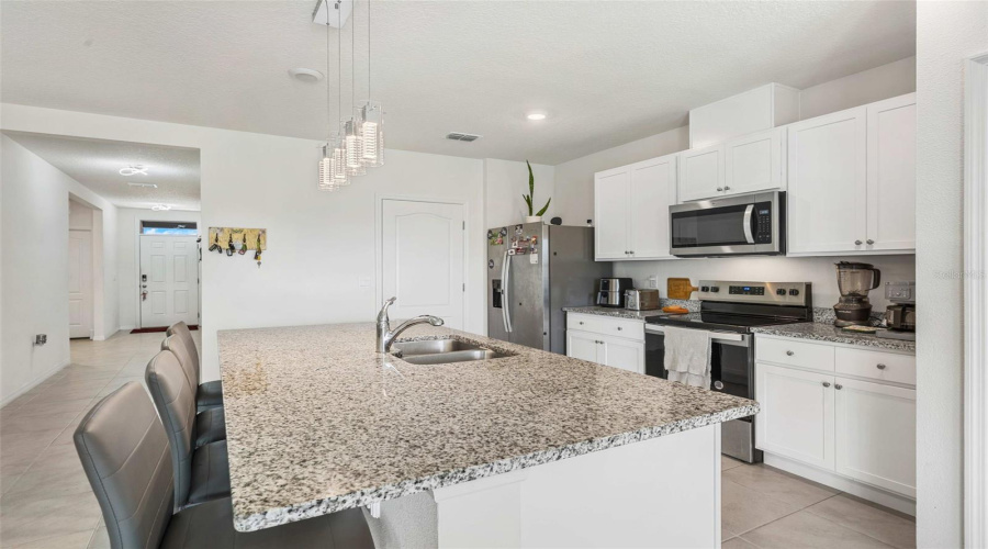 DAVENPORT, Florida 33837, 3 Bedrooms Bedrooms, ,2 BathroomsBathrooms,Residential,For Sale,CUMBERLAND,0,MFRO6386181
