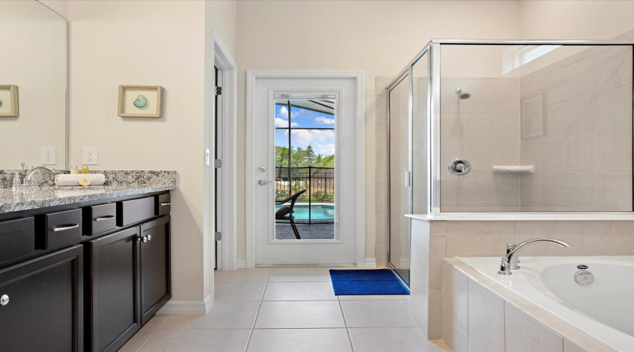 DAVENPORT, Florida 33897, 7 Bedrooms Bedrooms, ,5 BathroomsBathrooms,Residential,For Sale,LANA,0,MFRO6386038