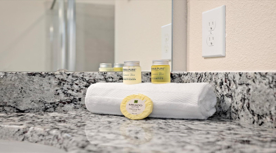 DAVENPORT, Florida 33897, 7 Bedrooms Bedrooms, ,5 BathroomsBathrooms,Residential,For Sale,LANA,0,MFRO6386038