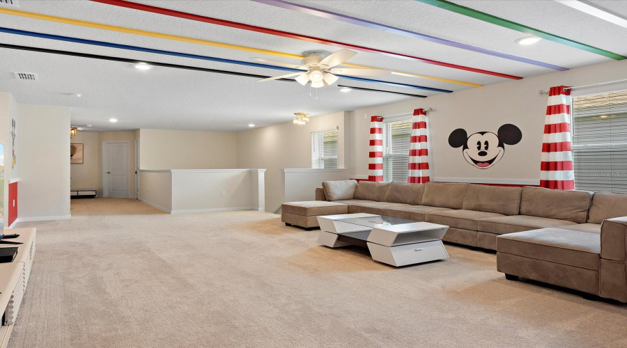 DAVENPORT, Florida 33897, 7 Bedrooms Bedrooms, ,5 BathroomsBathrooms,Residential,For Sale,LANA,0,MFRO6386038