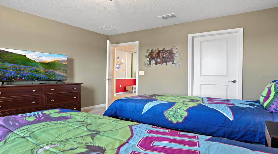 DAVENPORT, Florida 33897, 7 Bedrooms Bedrooms, ,5 BathroomsBathrooms,Residential,For Sale,LANA,0,MFRO6386038