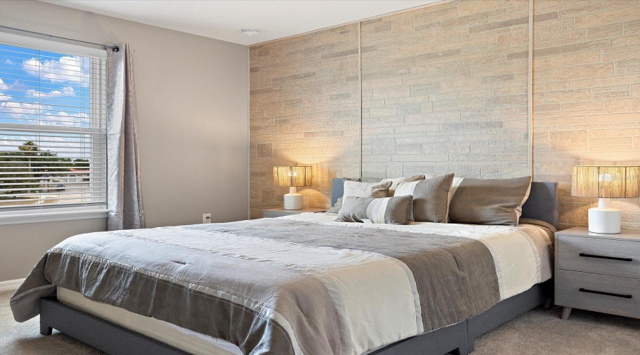 DAVENPORT, Florida 33897, 7 Bedrooms Bedrooms, ,5 BathroomsBathrooms,Residential,For Sale,LANA,0,MFRO6386038