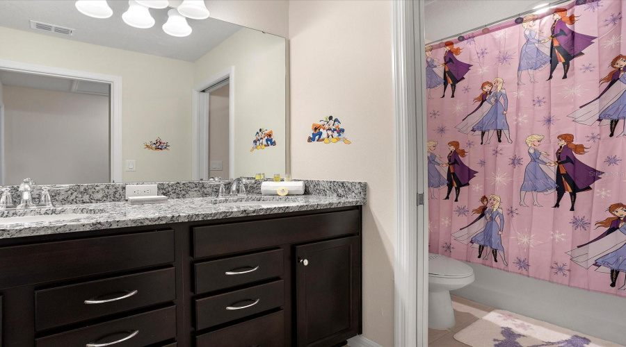 DAVENPORT, Florida 33897, 7 Bedrooms Bedrooms, ,5 BathroomsBathrooms,Residential,For Sale,LANA,0,MFRO6386038