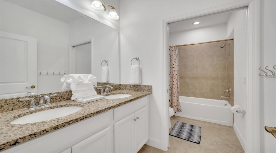 DAVENPORT, Florida 33896, 3 Bedrooms Bedrooms, ,2 BathroomsBathrooms,Residential,For Sale,CAPTIVA,0,MFRA4682725