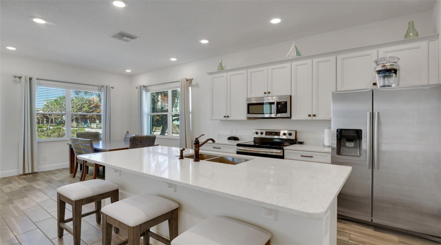 KISSIMMEE, Florida 34747, 3 Bedrooms Bedrooms, ,3 BathroomsBathrooms,Residential,For Sale,SALTED RIM,0,MFRO6385963