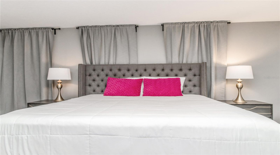 KISSIMMEE, Florida 34746, 6 Bedrooms Bedrooms, ,6 BathroomsBathrooms,Residential,For Sale,STANZA,0,MFRTB8447061