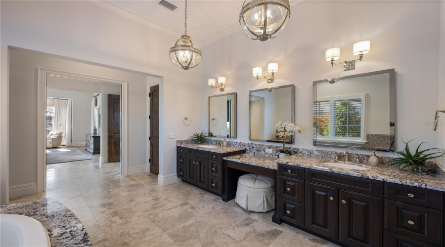 ORLANDO, Florida 32836, 5 Bedrooms Bedrooms, ,5 BathroomsBathrooms,Residential,For Sale,LOS FELIZ,0,MFRO6376962