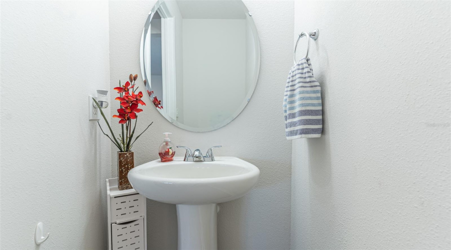 DAVENPORT, Florida 33837, 5 Bedrooms Bedrooms, ,3 BathroomsBathrooms,Residential,For Sale,SUGARWOOD,0,MFRL4959593