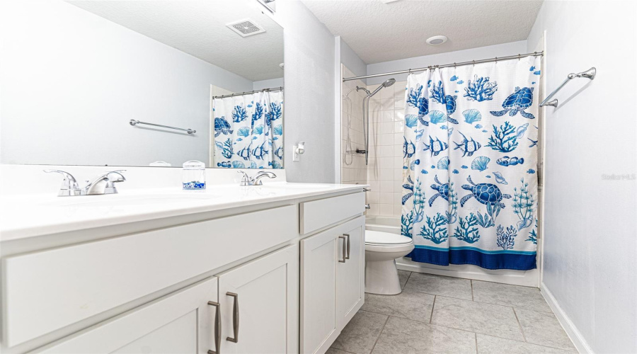 DAVENPORT, Florida 33837, 5 Bedrooms Bedrooms, ,3 BathroomsBathrooms,Residential,For Sale,SUGARWOOD,0,MFRL4959593