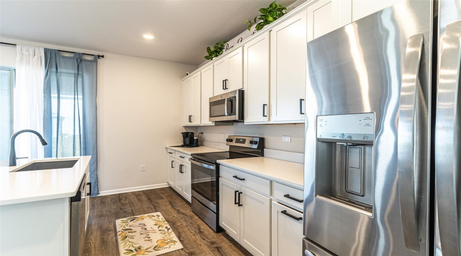 DAVENPORT, Florida 33837, 5 Bedrooms Bedrooms, ,3 BathroomsBathrooms,Residential,For Sale,SUGARWOOD,0,MFRL4959593