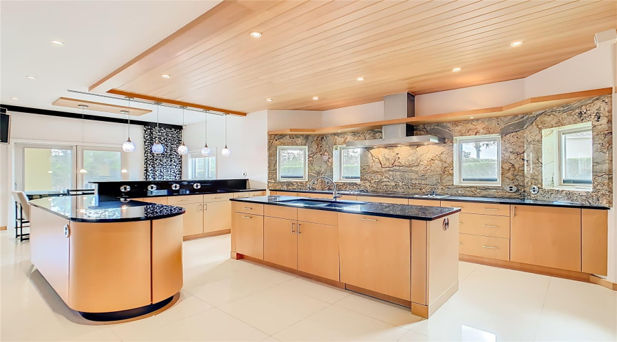 REUNION, Florida 34747, 3 Bedrooms Bedrooms, ,4 BathroomsBathrooms,Residential,For Sale,DESERT MOUNTAIN,0,MFRO6385657