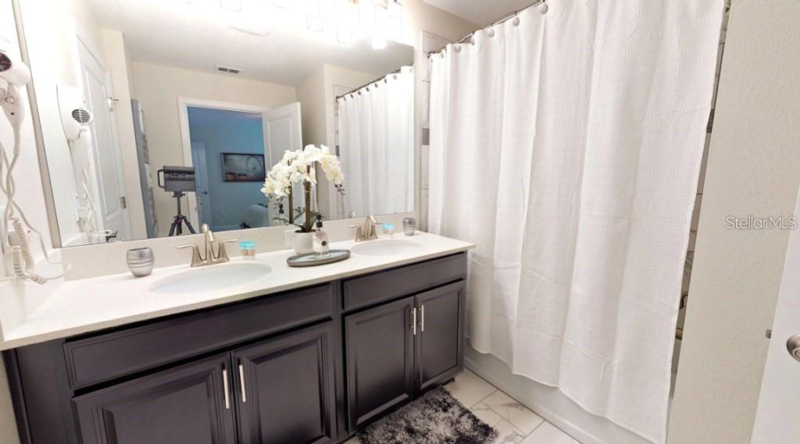 KISSIMMEE, Florida 34746, 4 Bedrooms Bedrooms, ,3 BathroomsBathrooms,Residential,For Sale,WINDERMERE,0,MFRS5144770