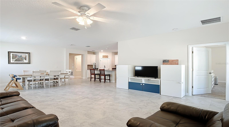 KISSIMMEE, Florida 34746, 4 Bedrooms Bedrooms, ,3 BathroomsBathrooms,Residential,For Sale,SEVEN CANYONS,0,MFRO6385428