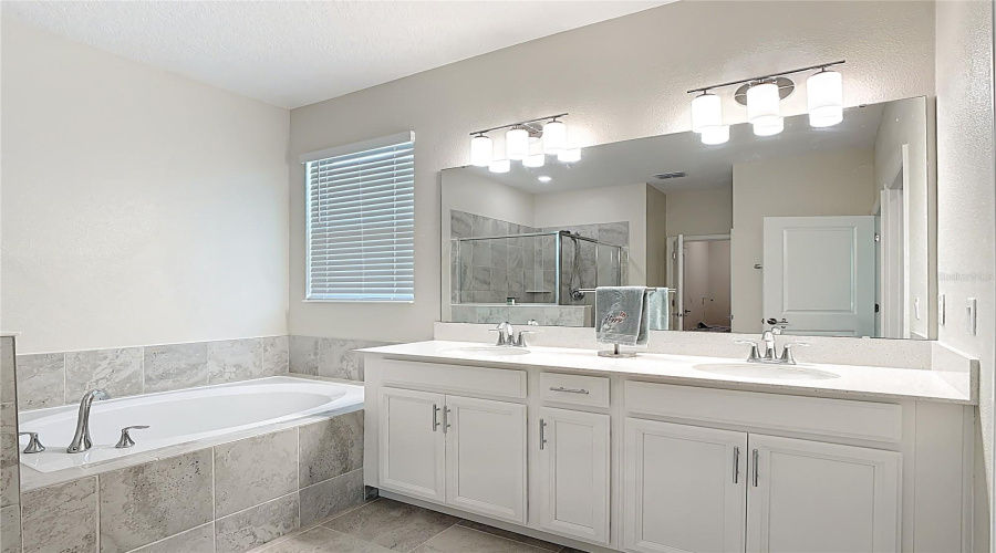 KISSIMMEE, Florida 34746, 4 Bedrooms Bedrooms, ,3 BathroomsBathrooms,Residential,For Sale,SEVEN CANYONS,0,MFRO6385428