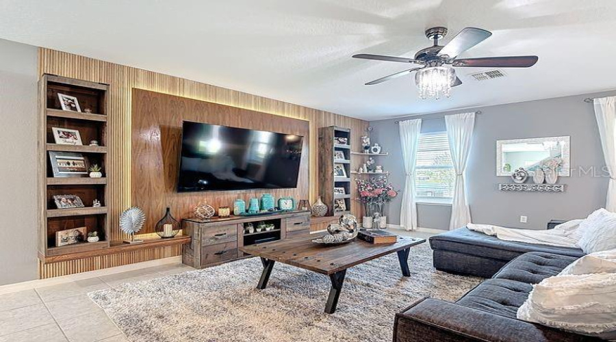 KISSIMMEE, Florida 34746, 4 Bedrooms Bedrooms, ,2 BathroomsBathrooms,Residential,For Sale,CANYON BREEZE,0,MFRO6385268