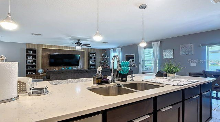 KISSIMMEE, Florida 34746, 4 Bedrooms Bedrooms, ,2 BathroomsBathrooms,Residential,For Sale,CANYON BREEZE,0,MFRO6385268