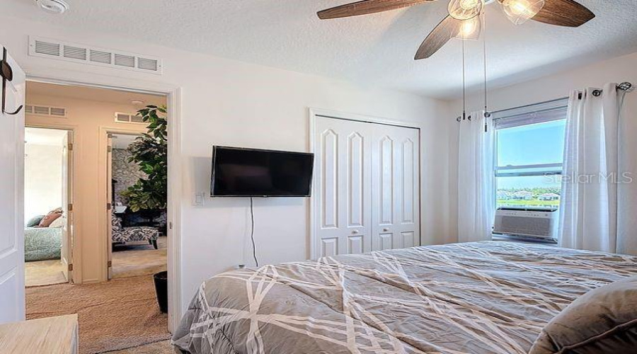 KISSIMMEE, Florida 34746, 4 Bedrooms Bedrooms, ,2 BathroomsBathrooms,Residential,For Sale,CANYON BREEZE,0,MFRO6385268