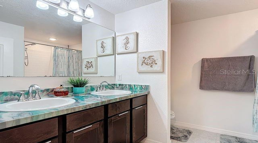 KISSIMMEE, Florida 34746, 4 Bedrooms Bedrooms, ,2 BathroomsBathrooms,Residential,For Sale,CANYON BREEZE,0,MFRO6385268