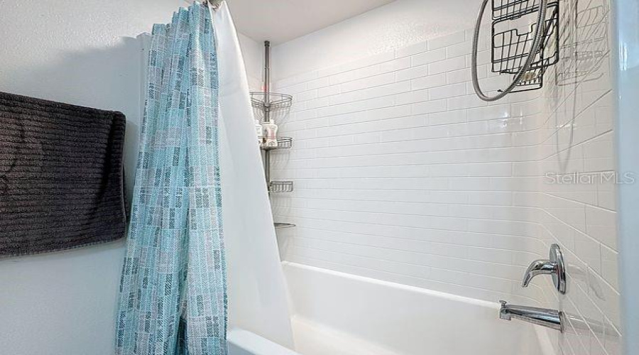 KISSIMMEE, Florida 34746, 4 Bedrooms Bedrooms, ,2 BathroomsBathrooms,Residential,For Sale,CANYON BREEZE,0,MFRO6385268