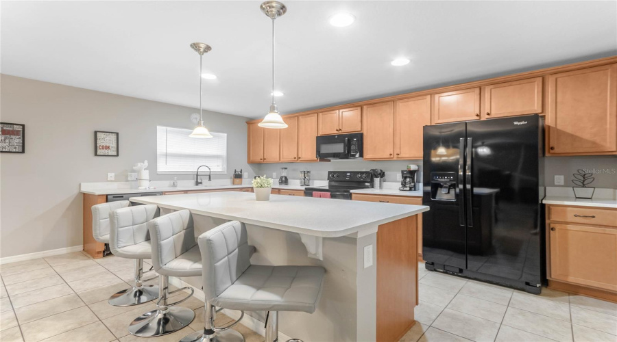 KISSIMMEE, Florida 34746, 6 Bedrooms Bedrooms, ,4 BathroomsBathrooms,Residential,For Sale,BLUE DIAMOND,0,MFRO6386514