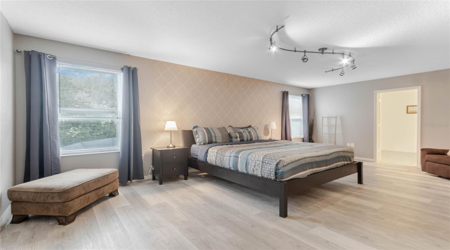 KISSIMMEE, Florida 34746, 6 Bedrooms Bedrooms, ,4 BathroomsBathrooms,Residential,For Sale,BLUE DIAMOND,0,MFRO6386514