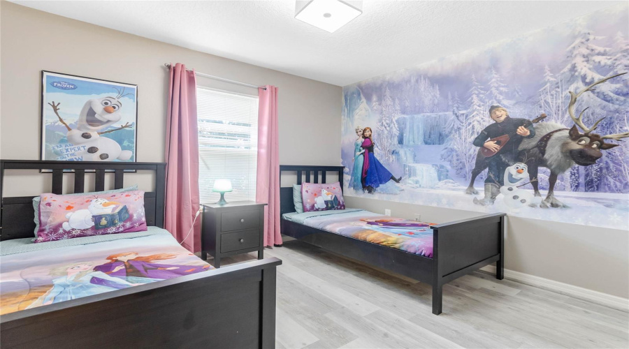 KISSIMMEE, Florida 34746, 6 Bedrooms Bedrooms, ,4 BathroomsBathrooms,Residential,For Sale,BLUE DIAMOND,0,MFRO6386514