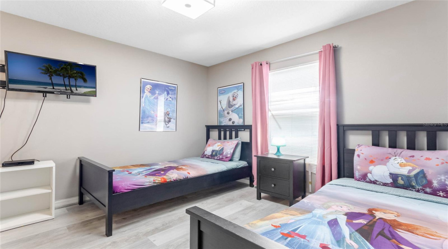 KISSIMMEE, Florida 34746, 6 Bedrooms Bedrooms, ,4 BathroomsBathrooms,Residential,For Sale,BLUE DIAMOND,0,MFRO6386514