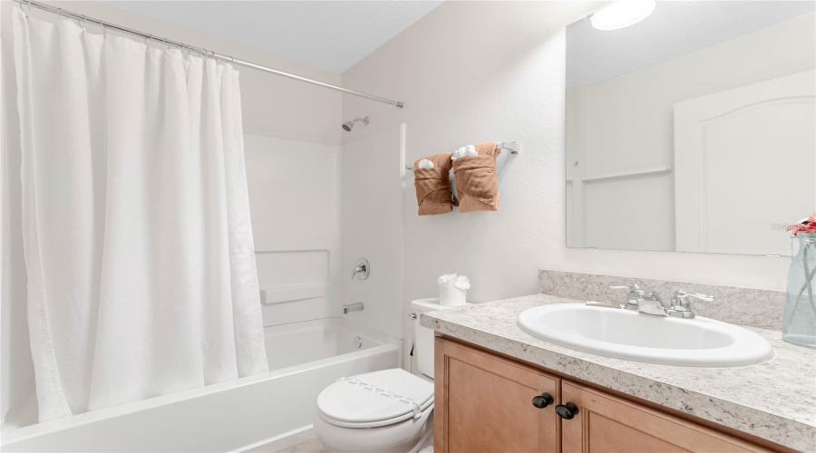 KISSIMMEE, Florida 34746, 6 Bedrooms Bedrooms, ,4 BathroomsBathrooms,Residential,For Sale,BLUE DIAMOND,0,MFRO6386514