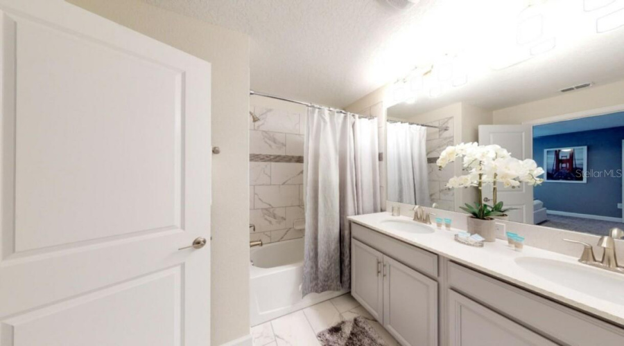 KISSIMMEE, Florida 34746, 4 Bedrooms Bedrooms, ,3 BathroomsBathrooms,Residential,For Sale,WINDERMERE,0,MFRS5144776